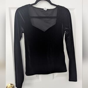 ❤️5 for $25❤️ Old Navy Black Velvet Top – XS Tall